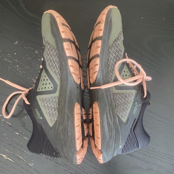 ASICS Women's GT-2000 6 Trail Running Sneaker Size 10 - Picture 4 of 12